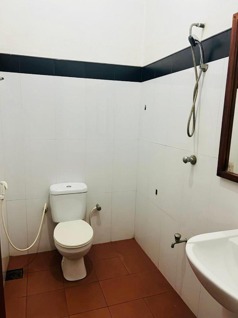 The Triangle Hotel Anuradhapura Phòng bức ảnh