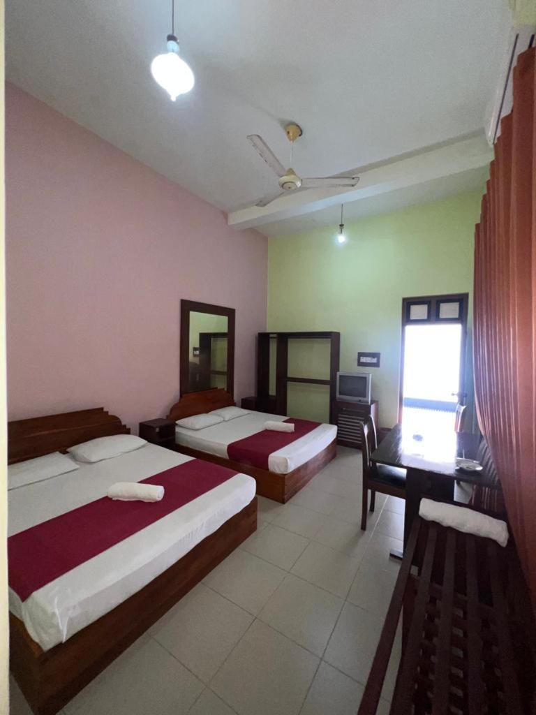 The Triangle Hotel Anuradhapura Phòng bức ảnh