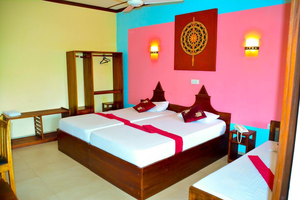 The Triangle Hotel Anuradhapura Ngoại thất bức ảnh